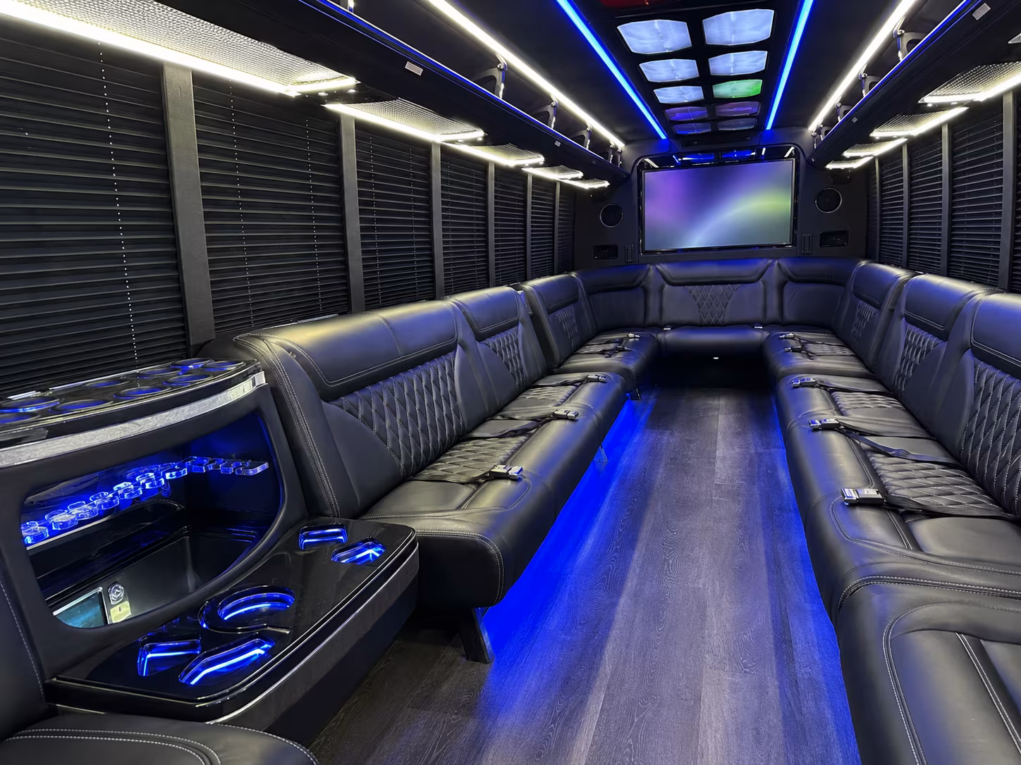 riverside 20 passenger party bus inside