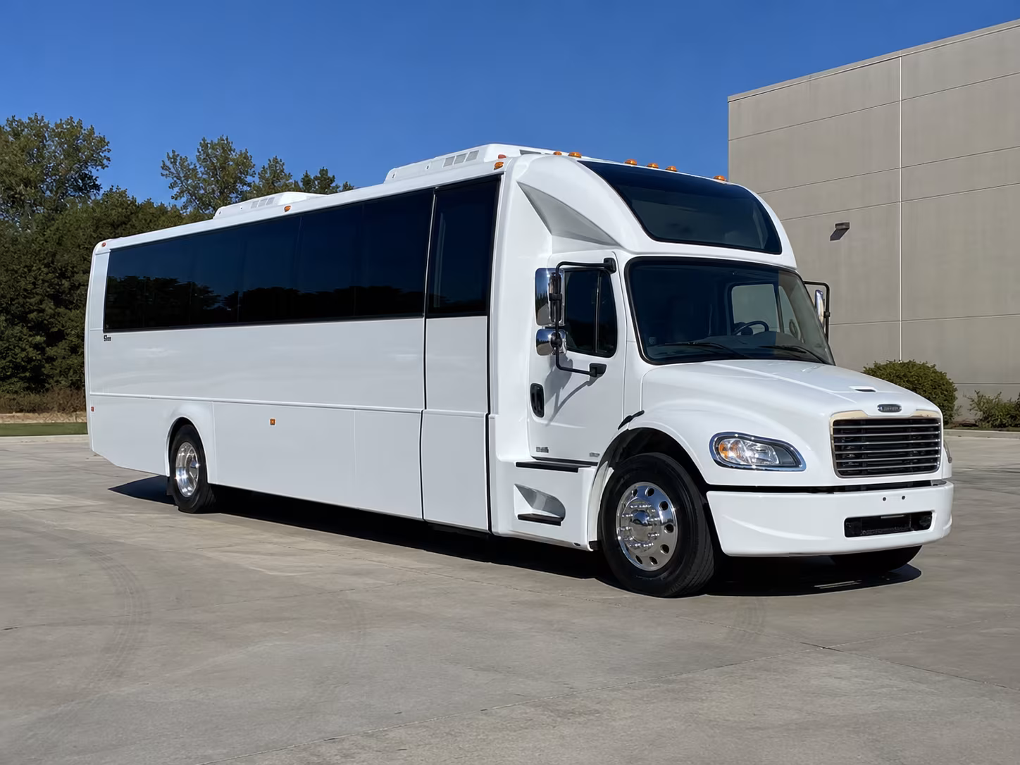 riverside 28 passenger party bus